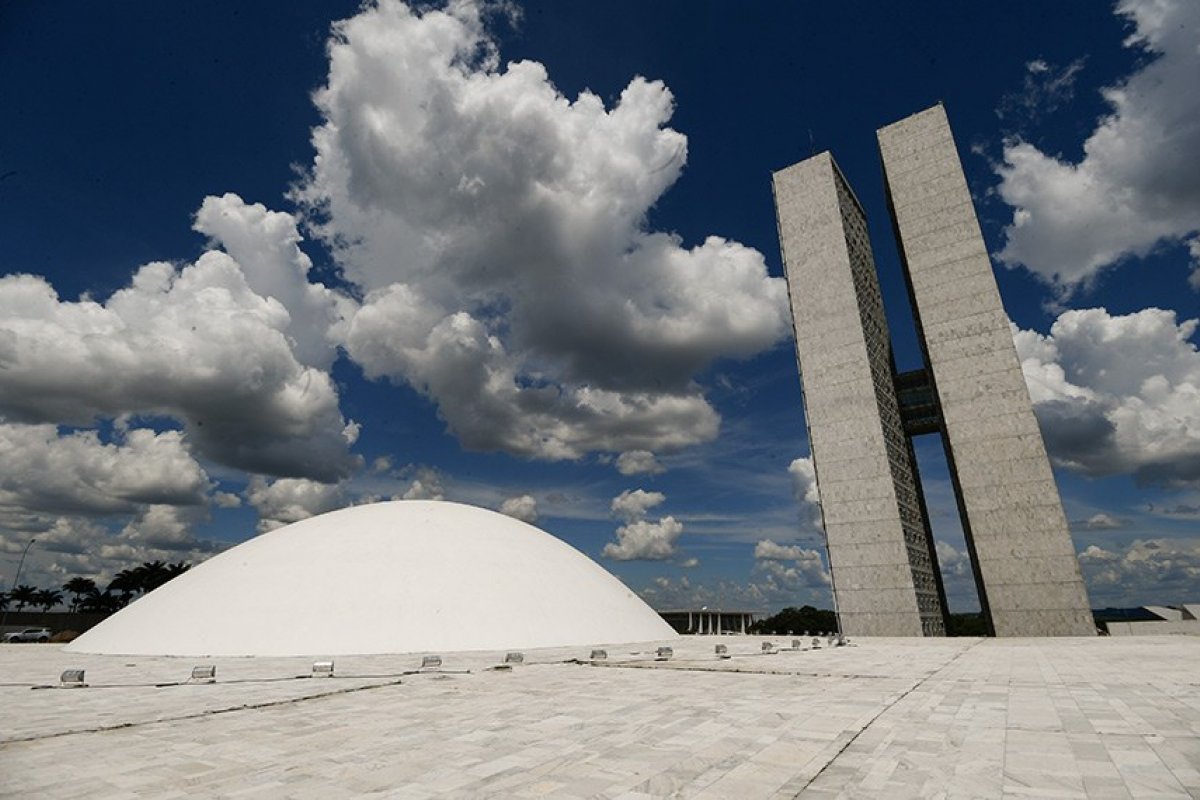 Secretário-geral do Senado testa positivo para o novo coronavírus