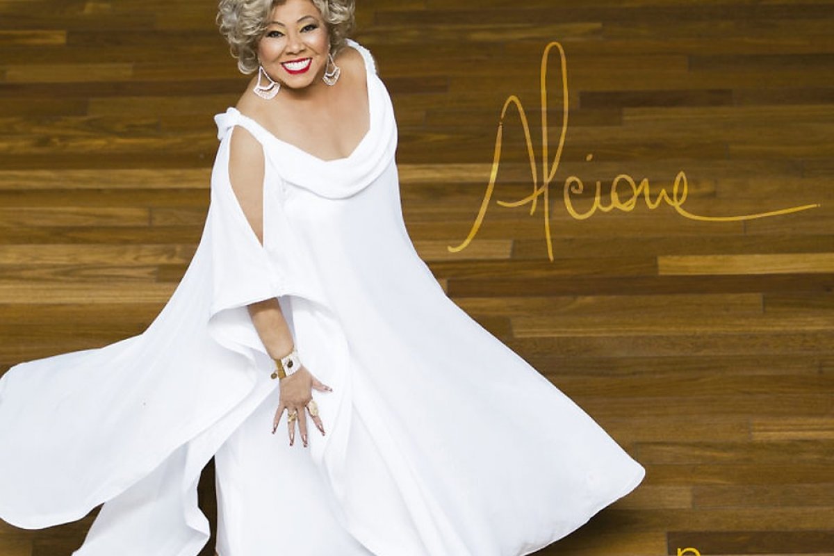 Alcione celebra  Santo Amaro da Purificação (BA) no álbum 'Tijolo por tijolo'