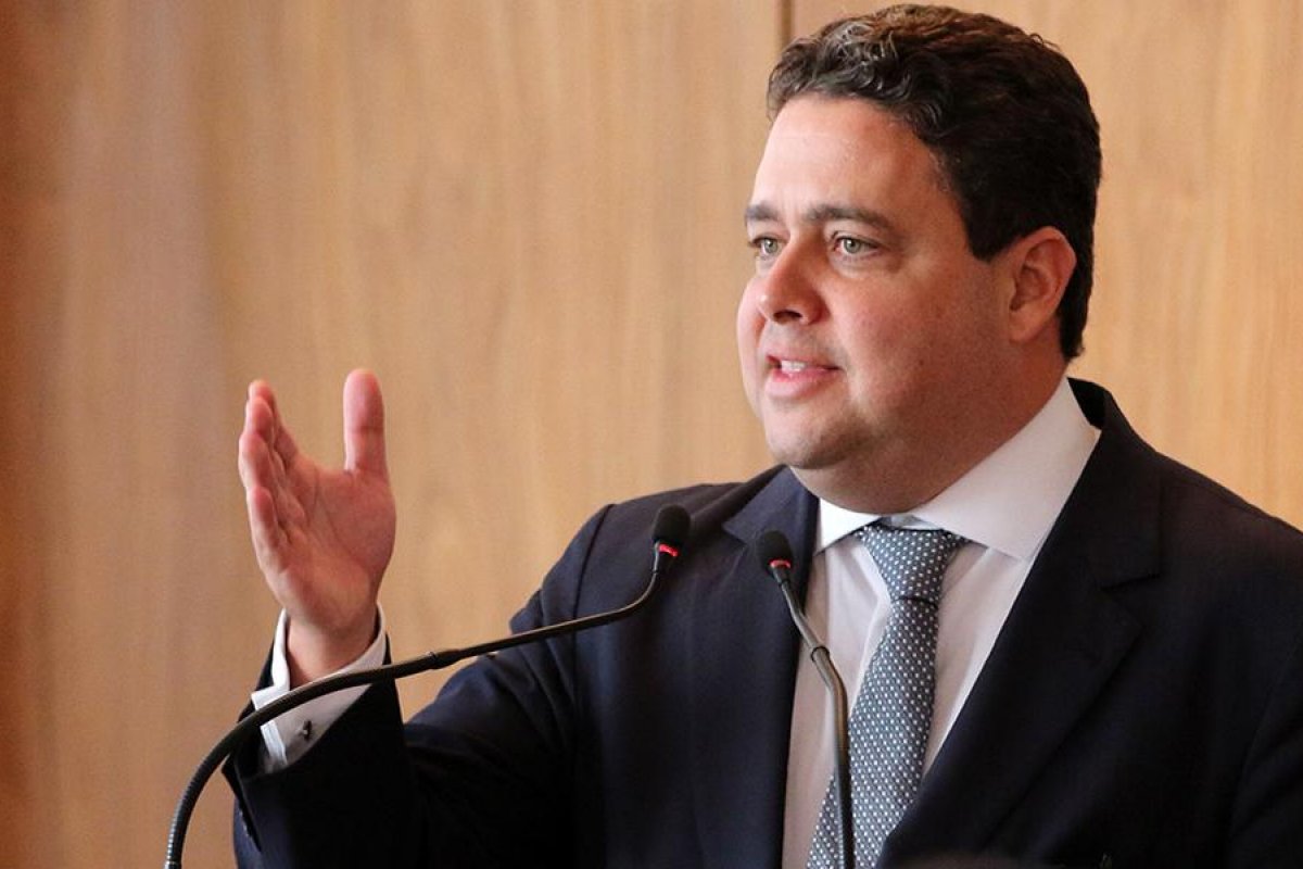 Decisão do STF que garante posse de deputado preso foi a pedido do presidente da OAB