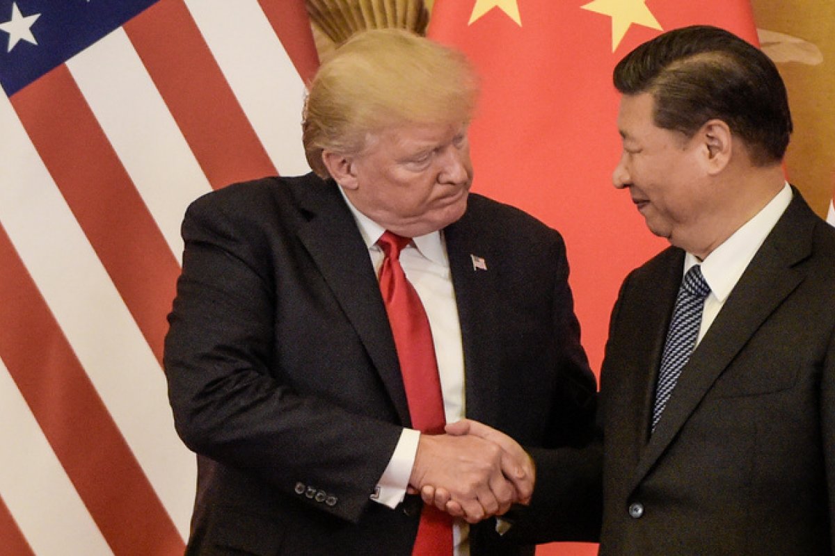 Covid-19: China alerta para 'nova Guerra Fria' com os EUA 