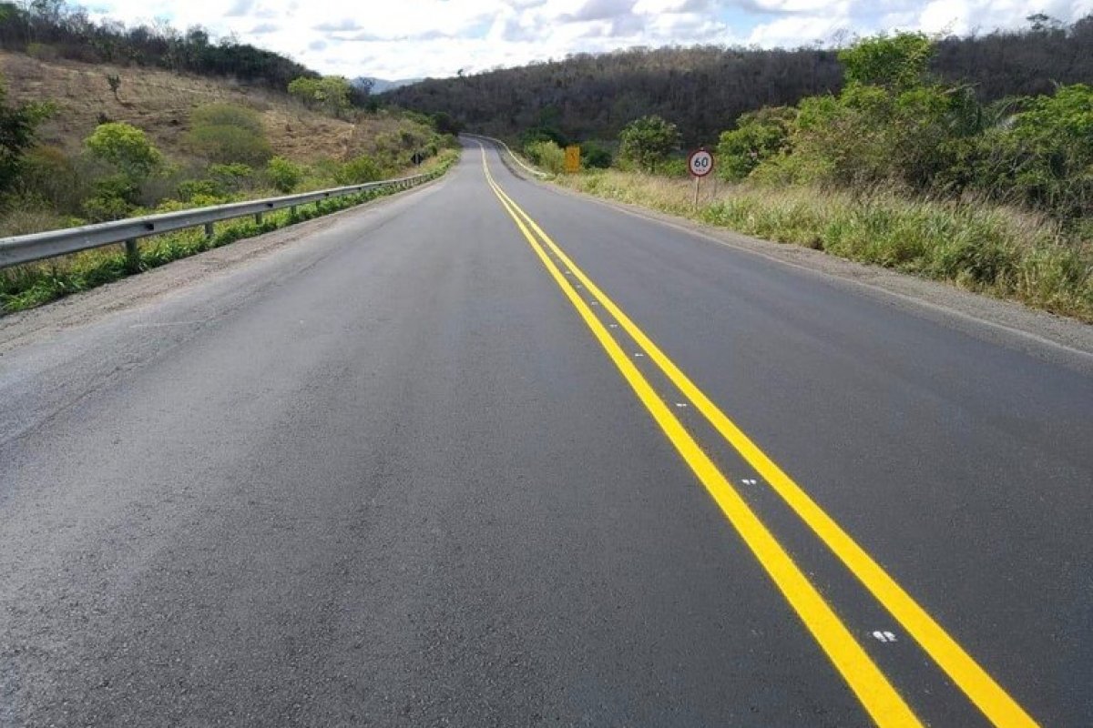 Acidente na BR-242 deixa um morto e uma pessoa ferida, no oeste da Bahia
