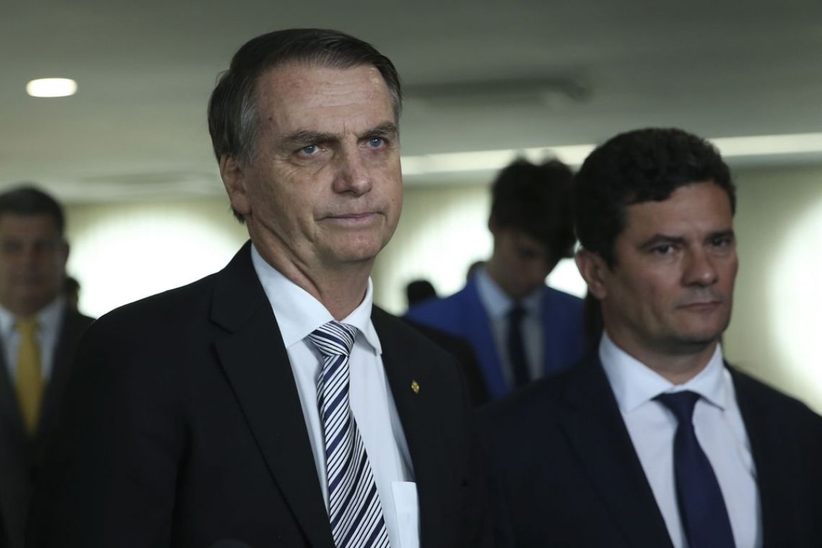 Presidência assume que Moro não assinou demissão de Valeixo da PF