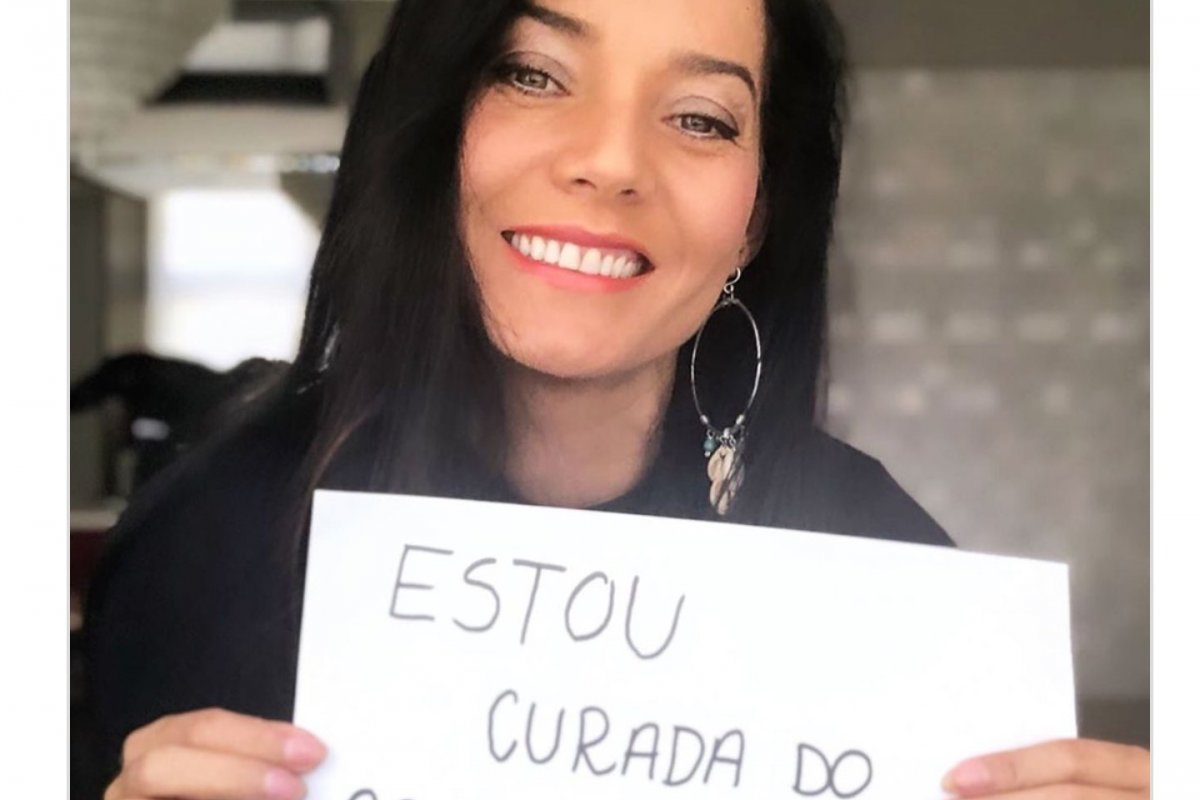 Atriz Monica Carvalho se cura do coronavírus 