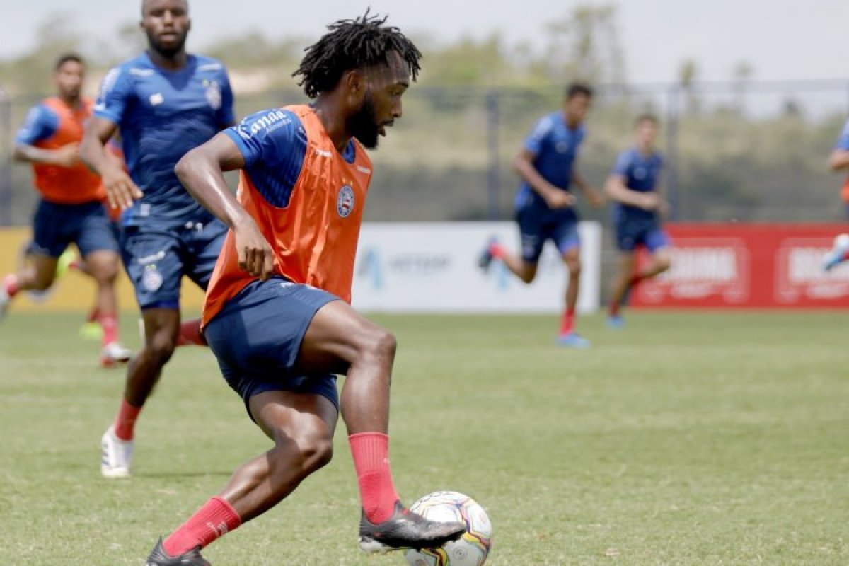 Atacante do time de transição, Gustavo renova com o Bahia