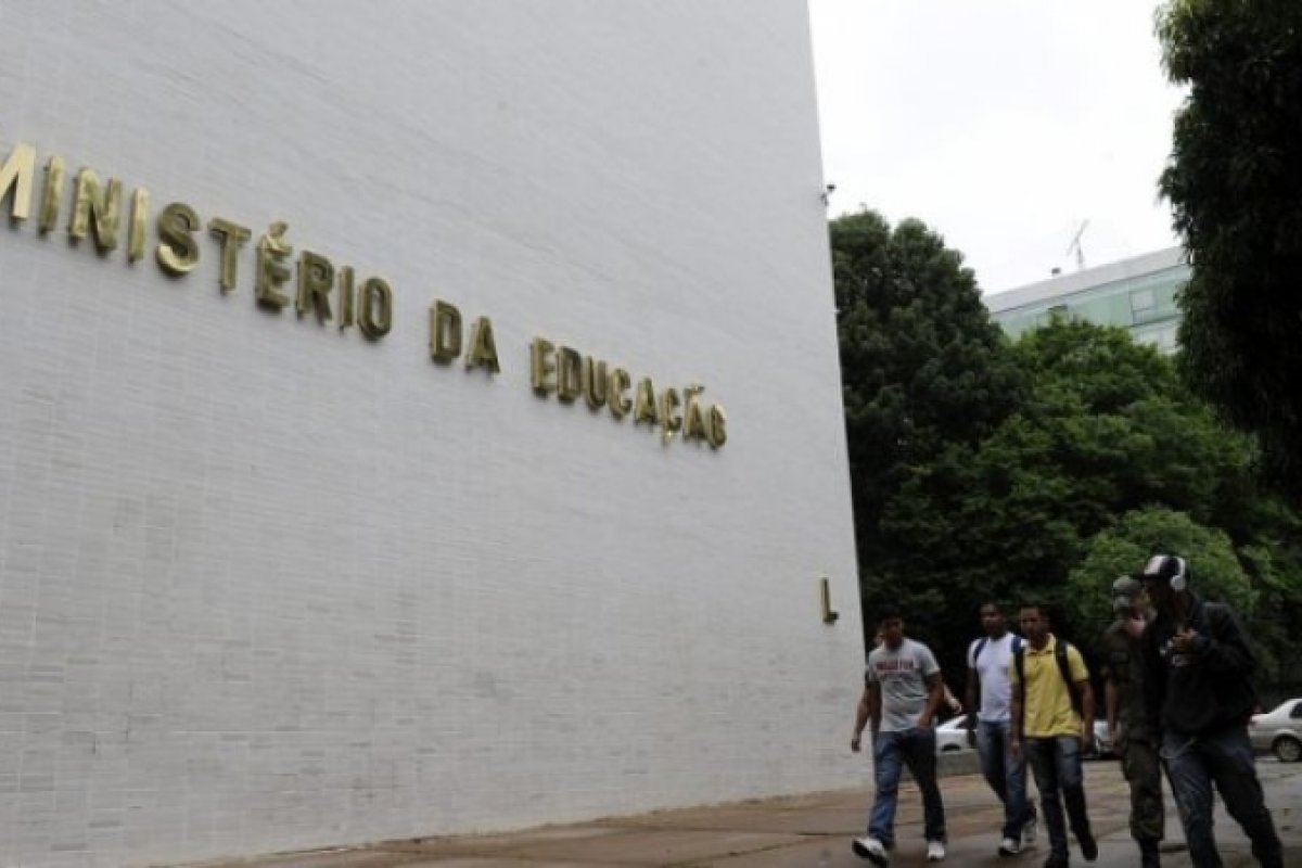 MEC não homologou parecer do CNE com diretrizes durante a pandemia
