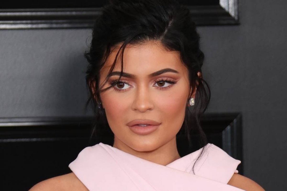 Forbes diz que Kylie Jenner mentiu sobre ser bilionária