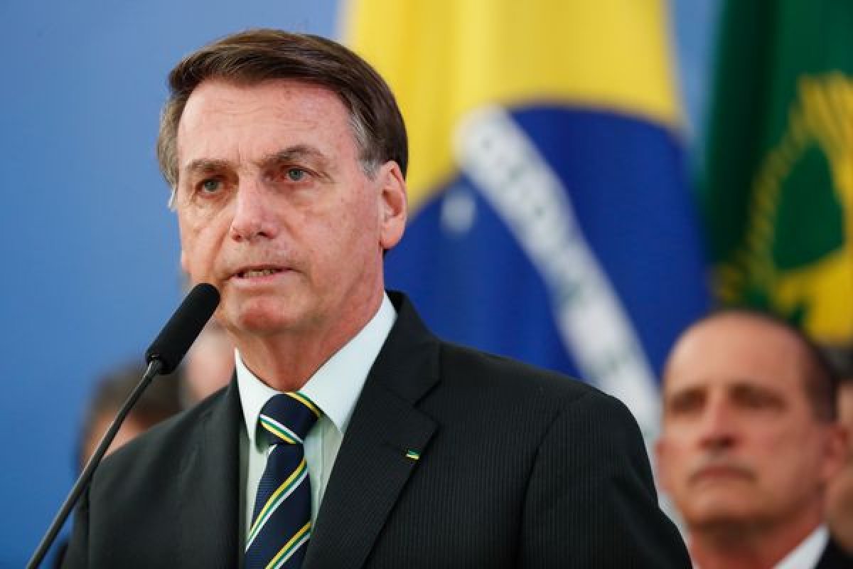 População desaprova frase de Bolsonaro sobre armas durante reunião ministerial 