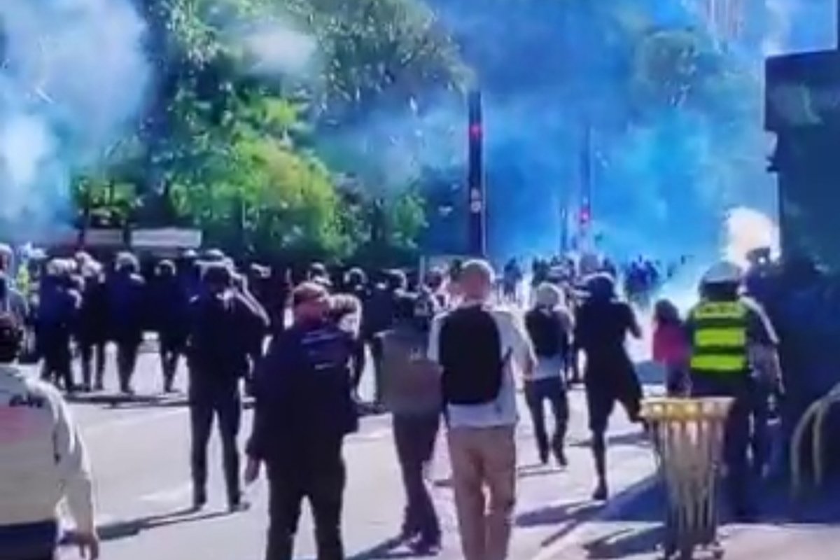 Manifestantes de diversas ideologias causam confusão na Av. Paulista