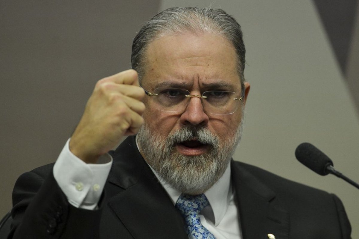 PGR apoia pedido de prorrogar por 30 dias inquérito que investiga se Bolsonaro tentou interferir na PF