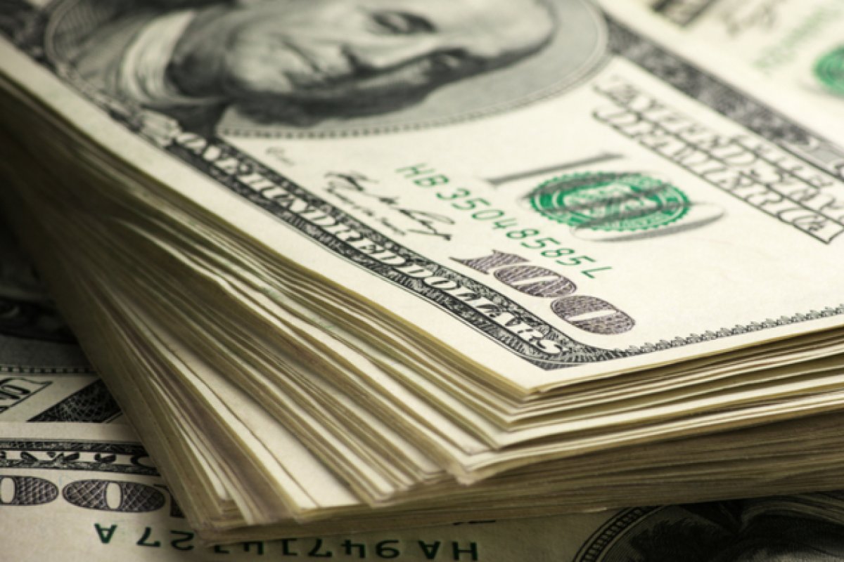 Otimismo do exterior faz dólar ser negociado a R$ 5,04