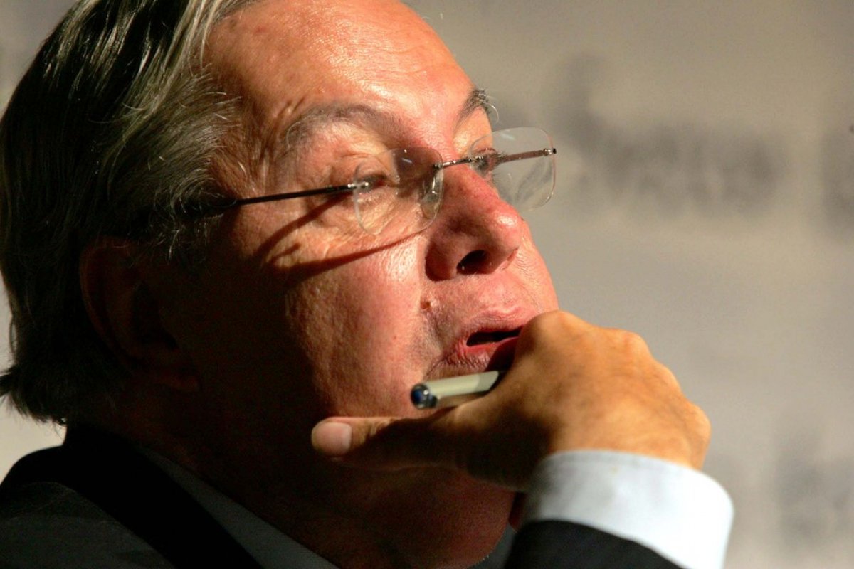 Morre o economista Carlos Lessa, aos 83 anos