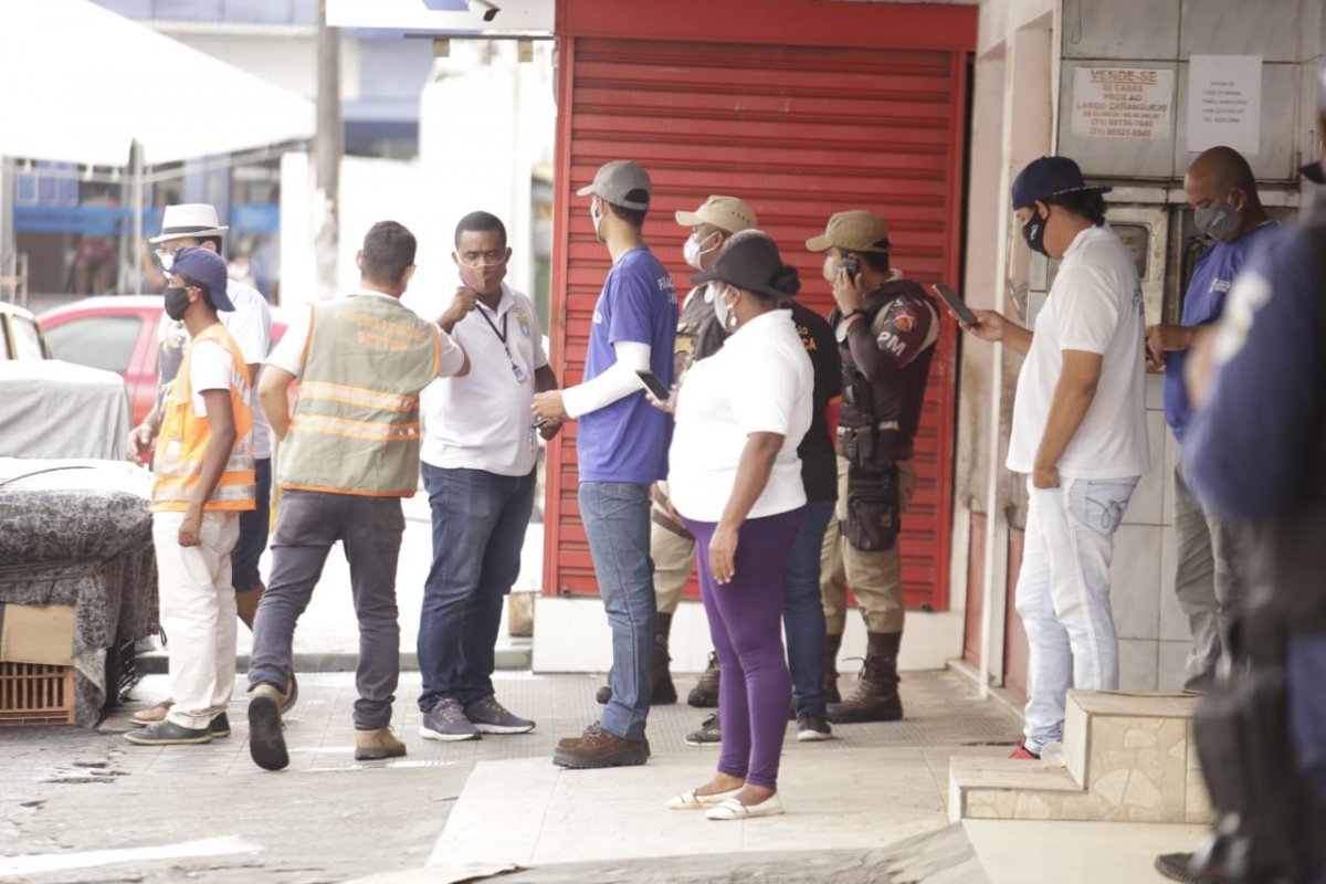 Comerciantes reclamam dos decretos e do toque de recolher em Lauro de Freiras