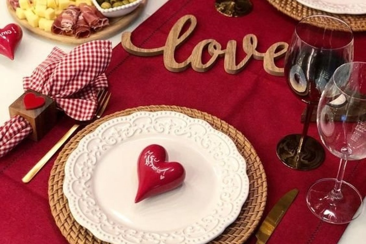 Dia dos Namorados: Saiba como decorar a mesa de jantar 