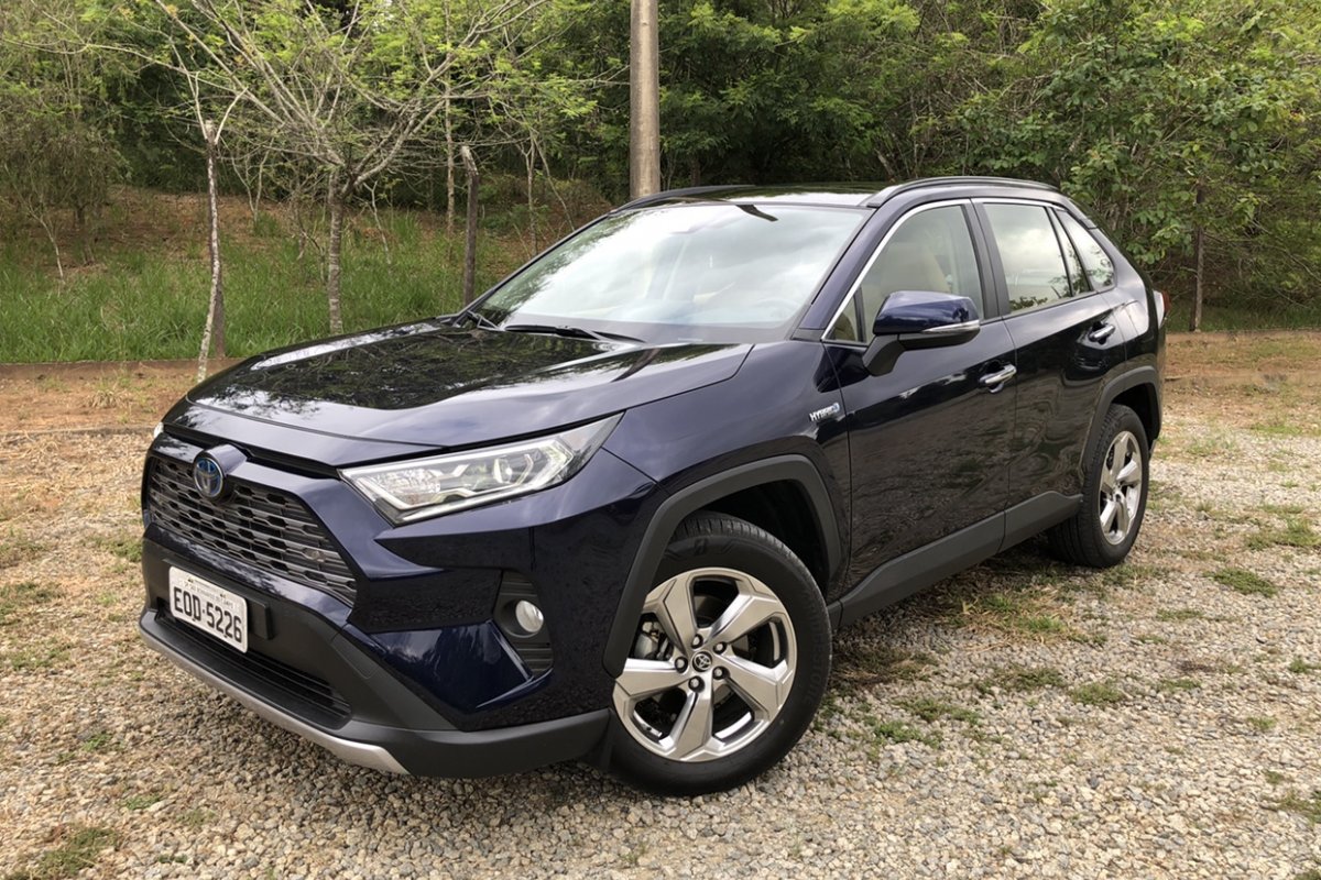 Toyota RAV4 tem recall por falha na suspensão 
