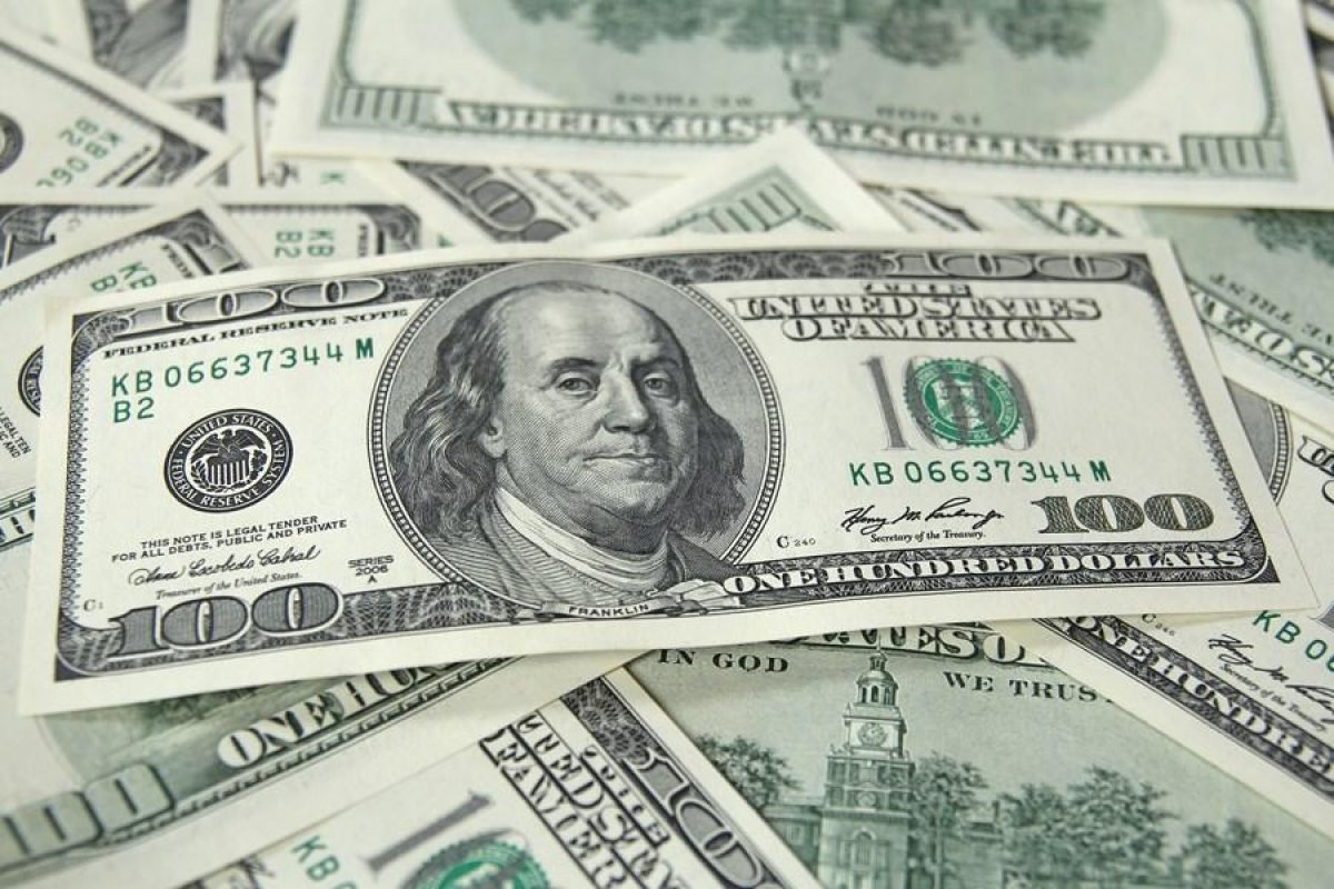Dólar volta a ser negociado acima de R$ 4,85
