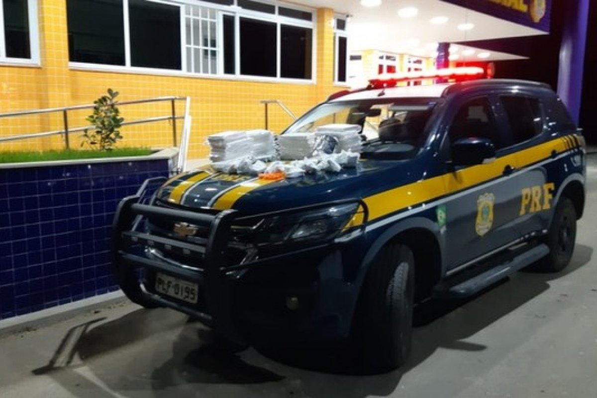 Casal é preso após ser flagrado com mais de 30 kg de cocaína no sudoeste da Bahia 