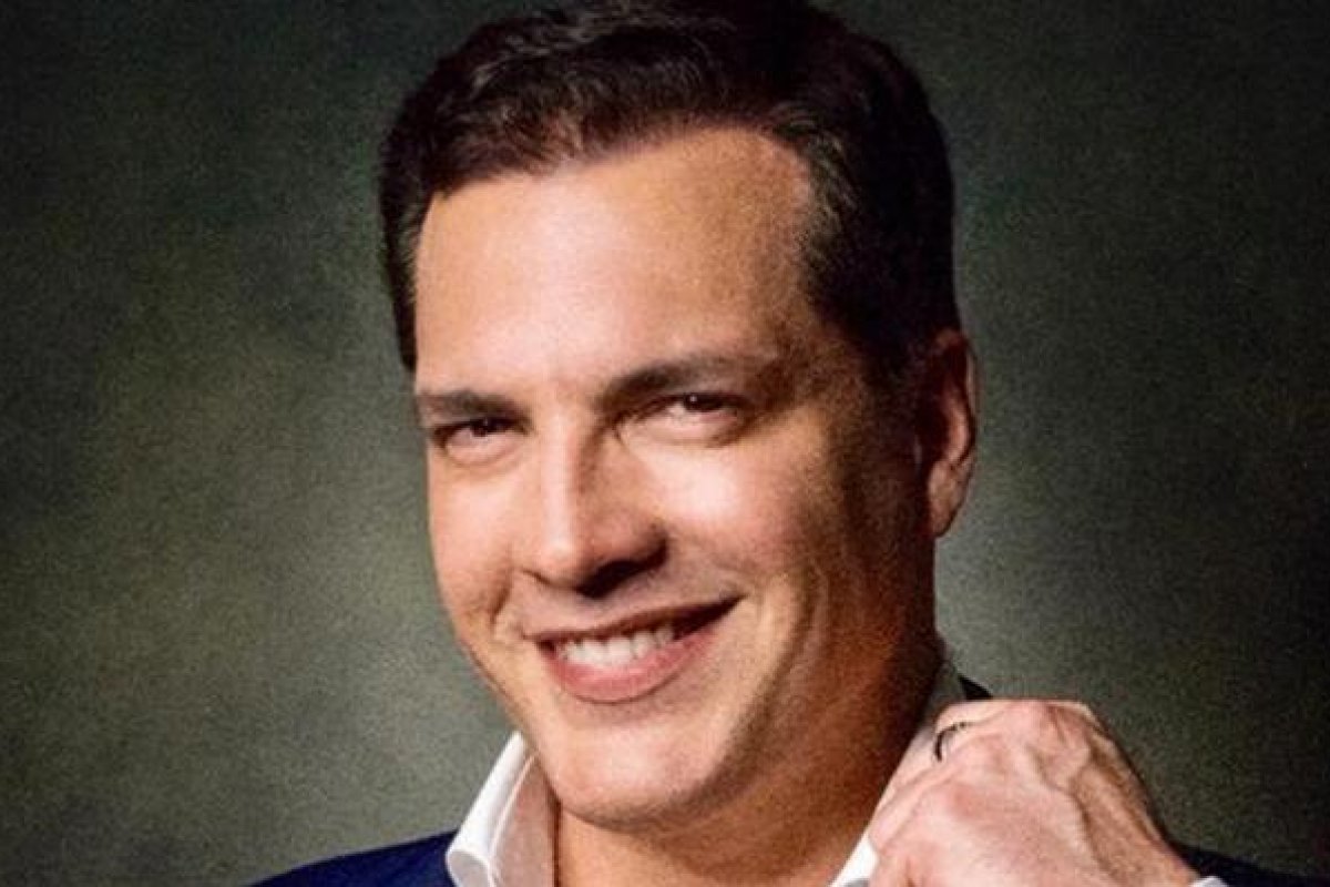 É hoje: Daniel Boaventura apresenta live de tributo a Frank Sinatra em comemoração ao Dia dos Namorados