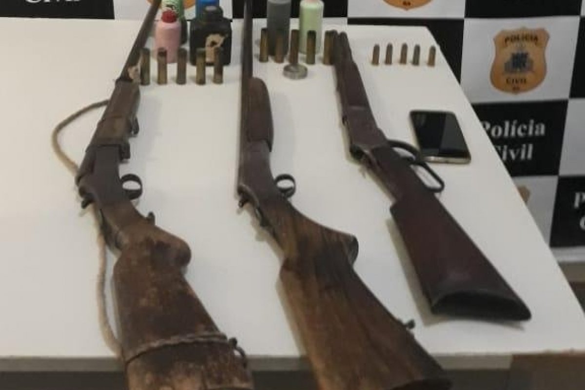 Polícia apreende armas e realiza prisões durante operação em Juazeiro