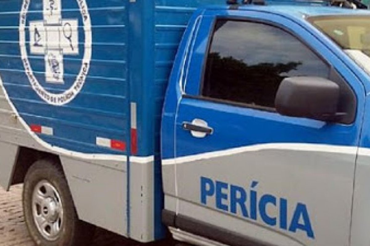 Homem é assassinado na presença da esposa e do filho no sul da Bahia 