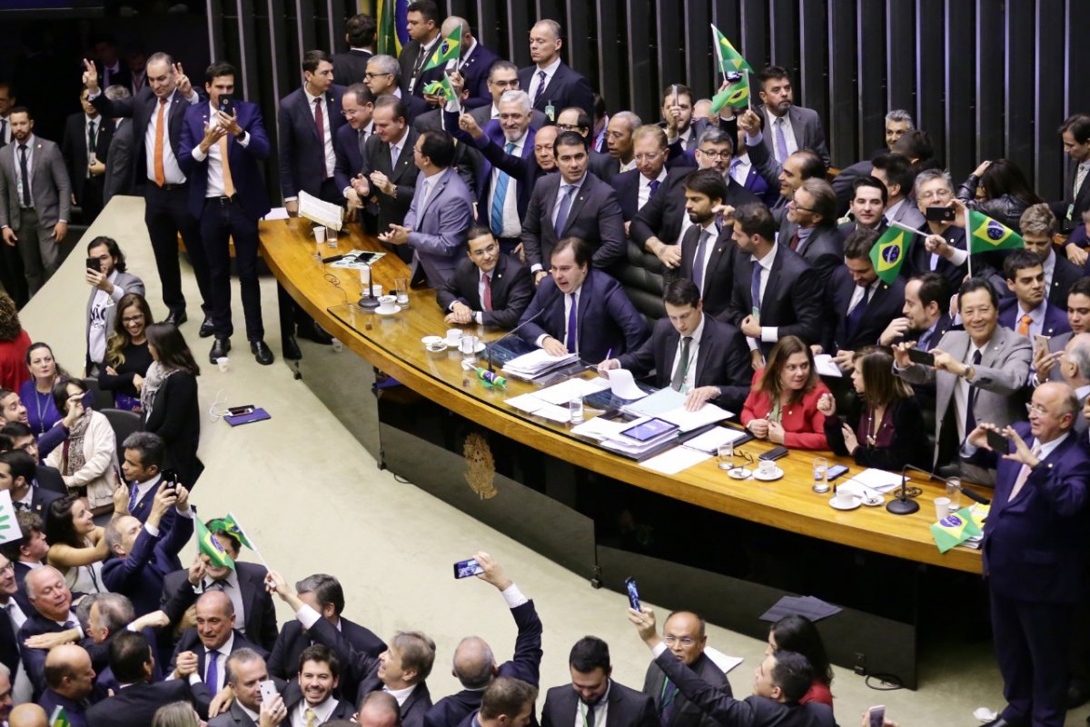 Bem que o Carvalho disse...