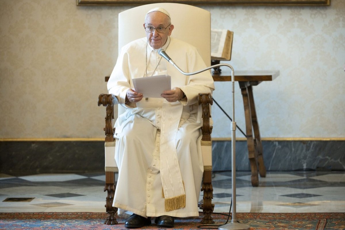 Papa Francisco critica "cinismo" e "indiferença" para pessoas que não ajudam os pobres