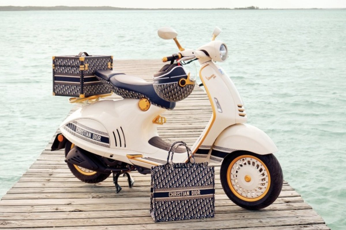 Vespa e Dior lançam edição exclusiva da scooter
