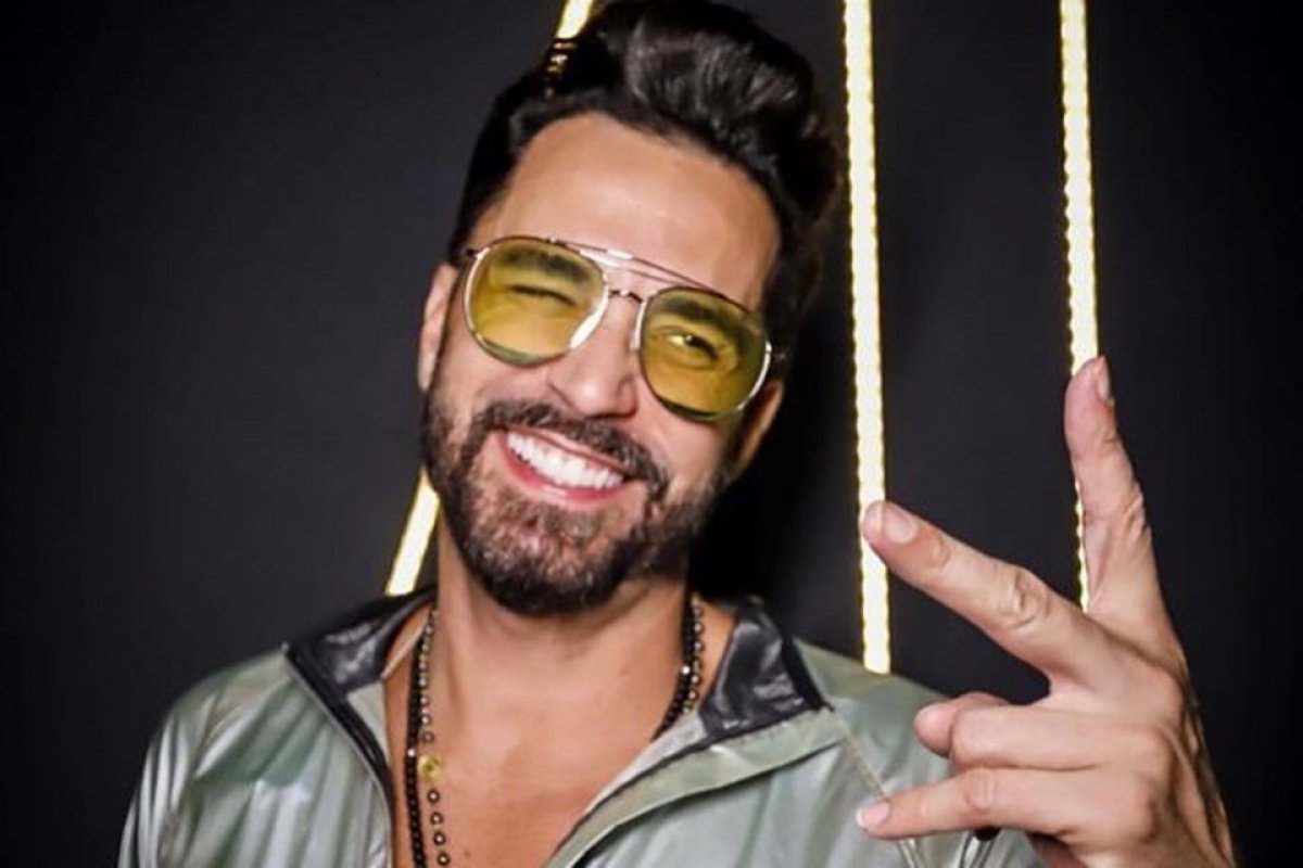 Babado: Em áudio vazado, Latino diz que foi humilhado por Anitta