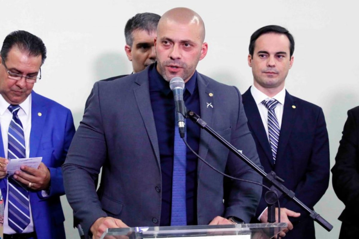 Dez deputados federais e um senador tiveram sigilos quebrados em inquérito sobre manifestações