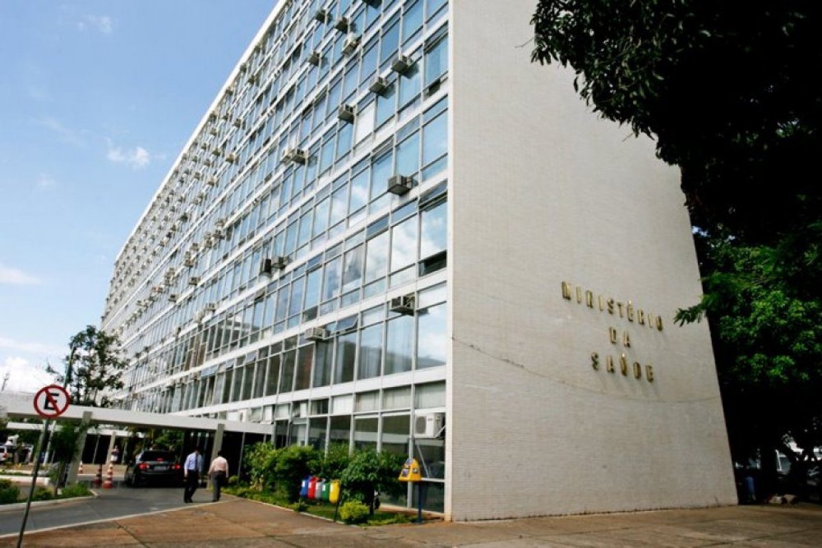 Militares avisam que vão vasculhar redes sociais de servidores do Ministério da Saúde