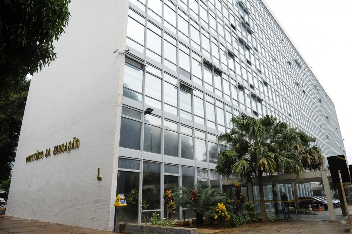 Levantamento feito pela Câmara aponta 'omissão' do MEC em meio à pandemia da Covid-19