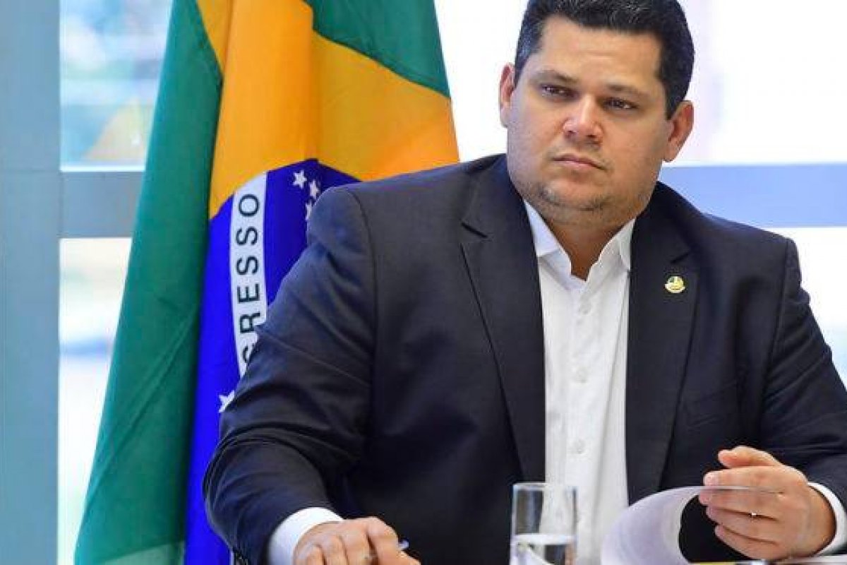 Alcolumbre cancela sessão do Congresso que analisaria vetos presidenciais