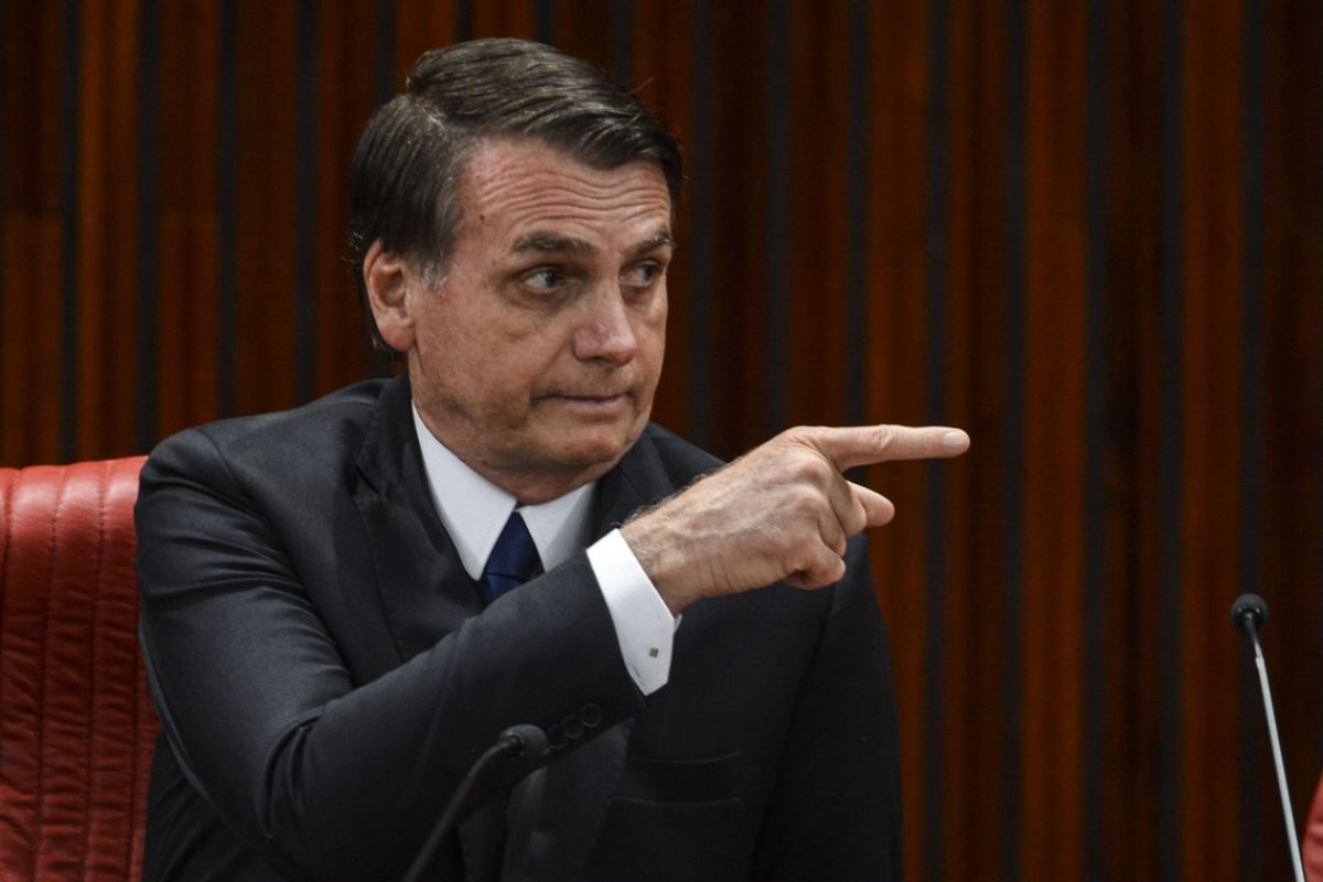 Bolsonaro compara reação do governo ao STF como estratégia de "emboscada"
