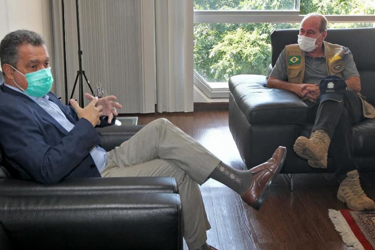 Rui Costa recebe ministro da Defesa e agradece trabalho em conjunto com o governo federal