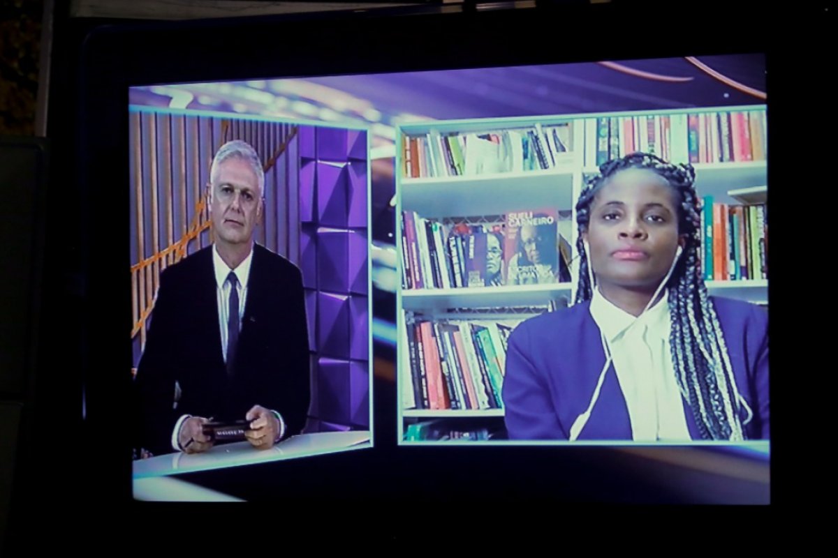 Djamila Ribeiro é a entrevistada do Poder em Foco neste domingo (21)