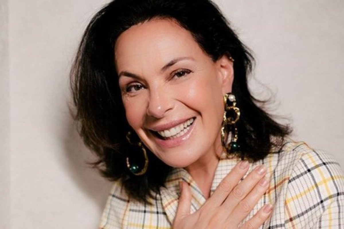 Carolina Ferraz é a nova apresentadora do Domingo Espetacular da Record TV 