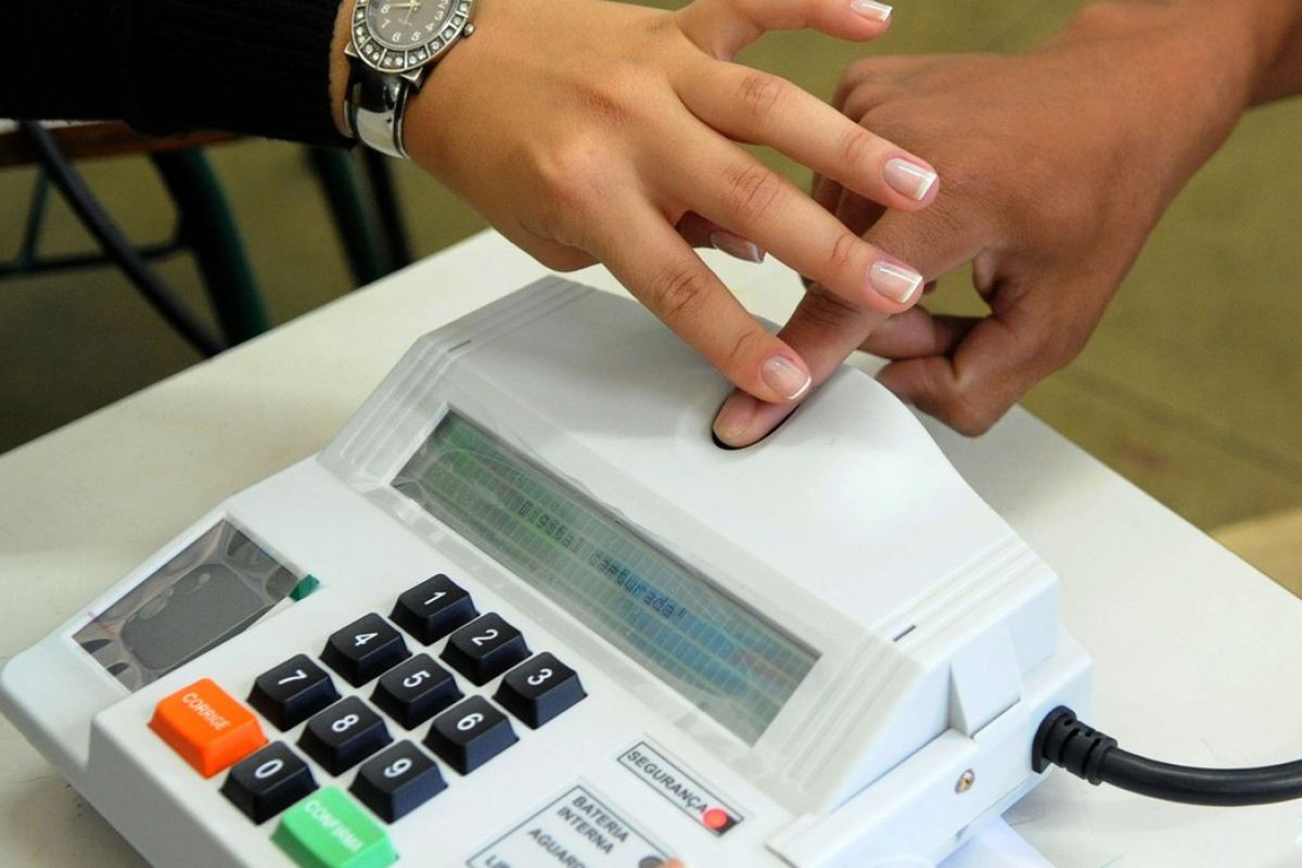 PEC que visa adiar eleições pode ser aprovada pelo Senado até quarta (24)