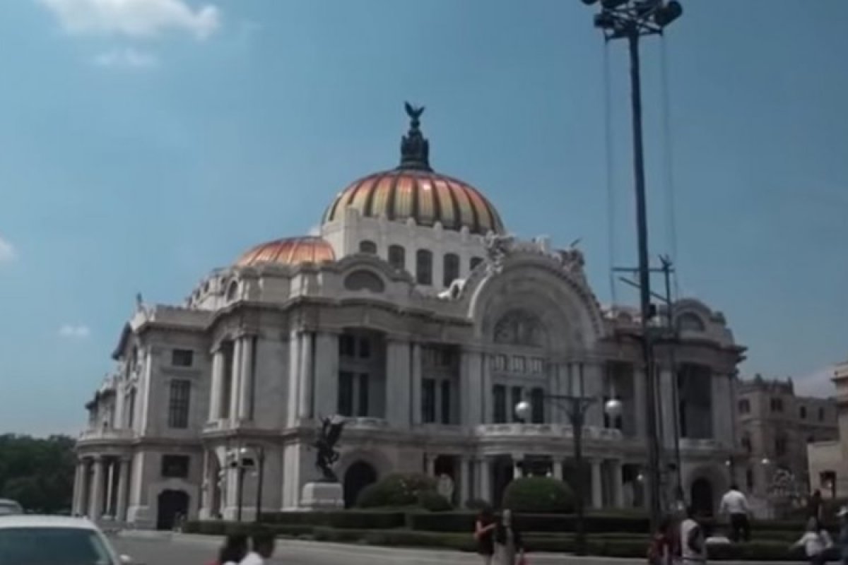 Terremoto de magnitude 7,4 atinge Cidade do México