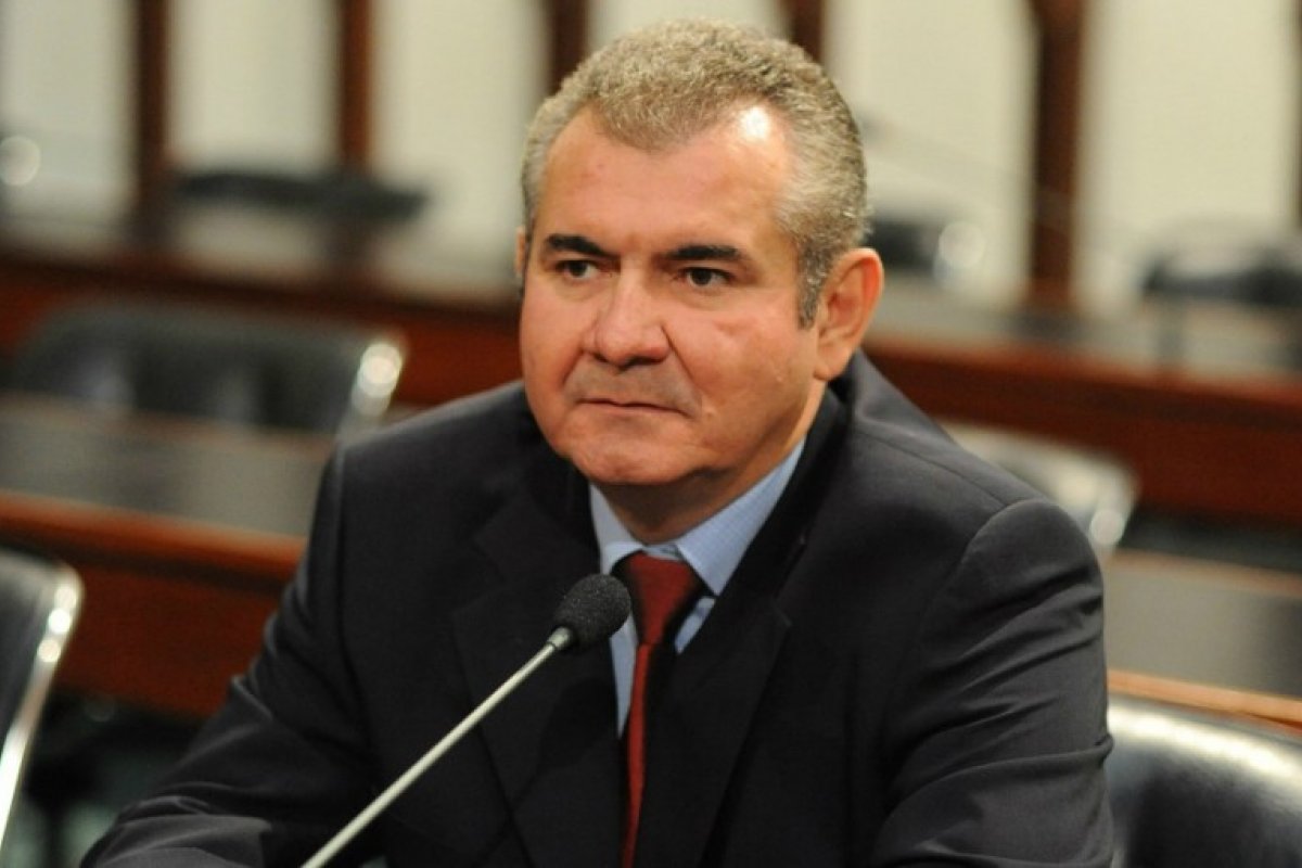 Senador Angelo Coronel propõe excluir multa de R$ 10 milhões para quem ridicularizar políticos 