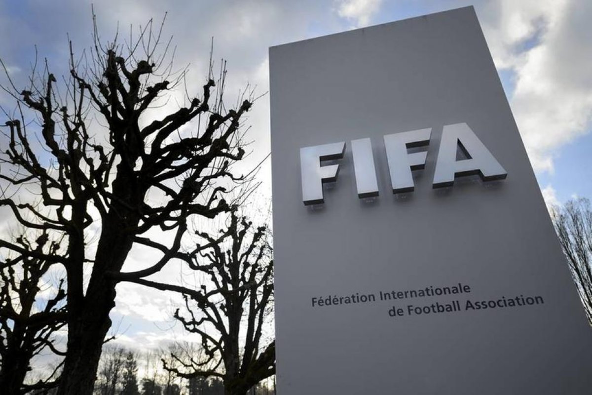 Fifa determina que partidas de futebol sejam encerradas se houver racismo