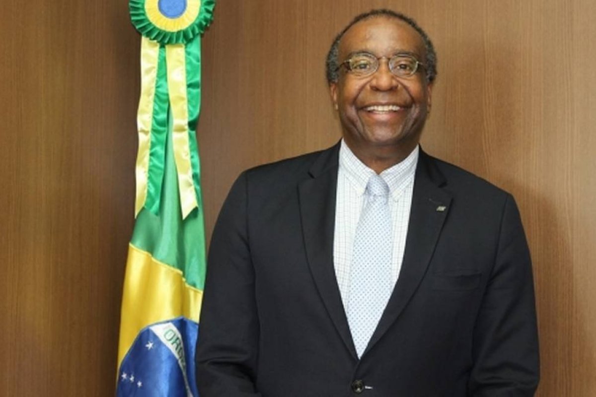 "Minha visão é transformar o ambiente da política educacional", diz novo ministro da Educação