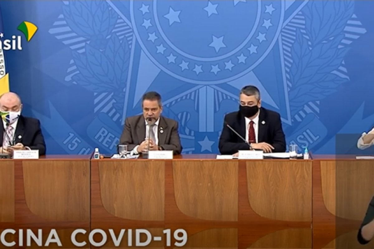 Ministério da Saúde anuncia parceria para desenvolver vacina de Covid-19 no Brasil