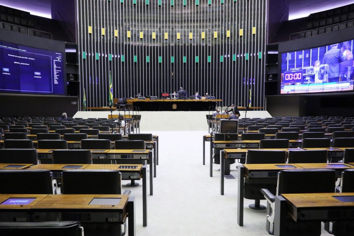 Câmara votará projeto que libera para caixa do governo R$ 160 bi de fundos constitucionais
