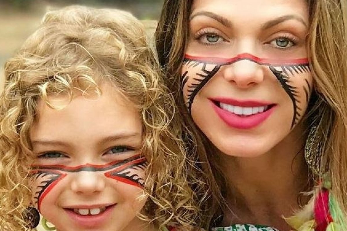 Sheila Mello curte a Amazônia com a filha 