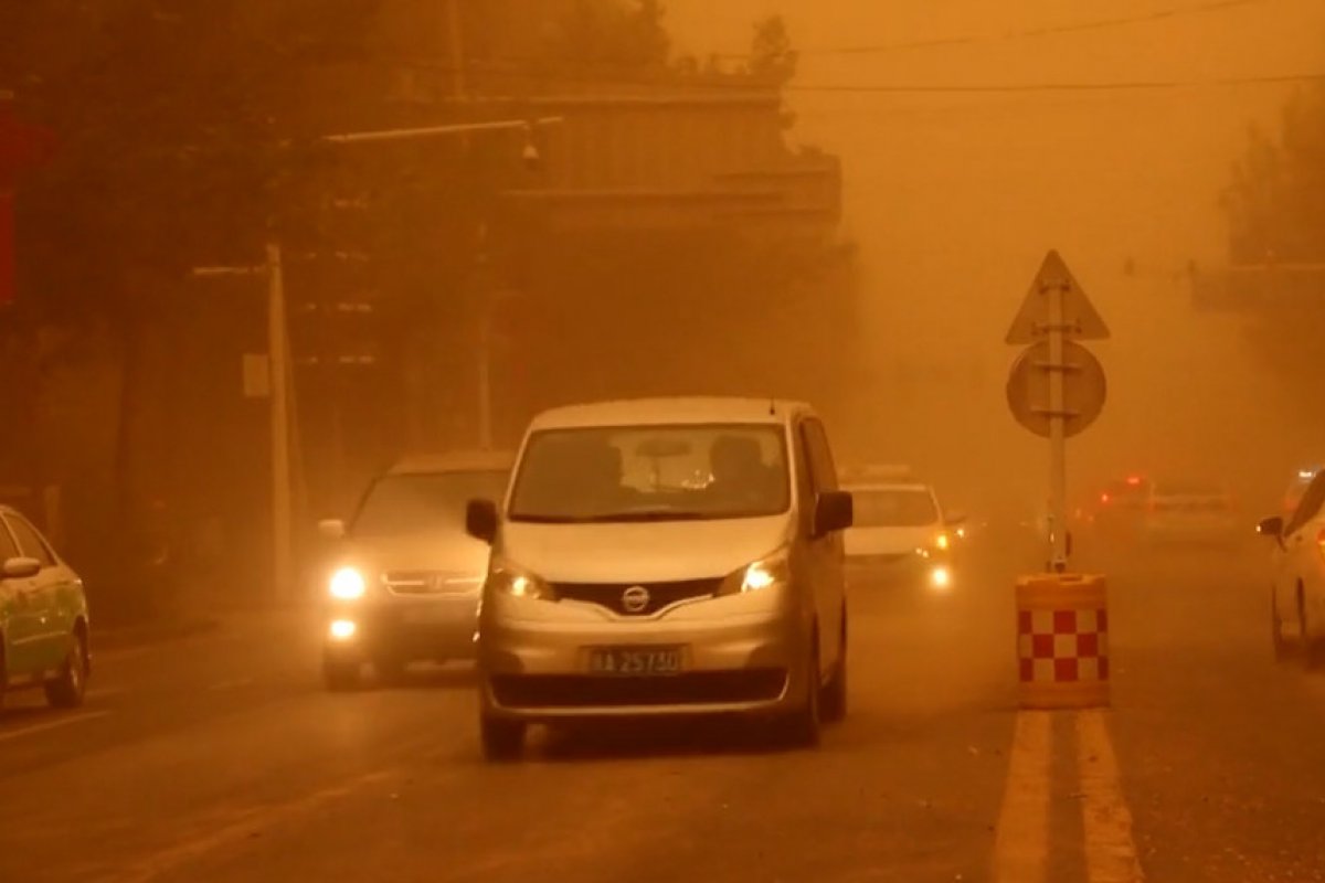 Veja Video: Forte tempestade de areia atinge Hotan, em Xinjiang,na China