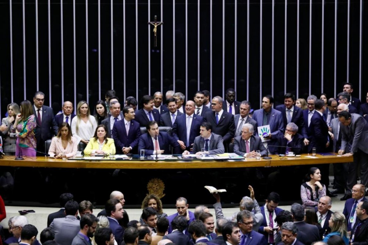 Com quatro mudanças, texto da Reforma é aprovado por Comissão Especial na Câmara