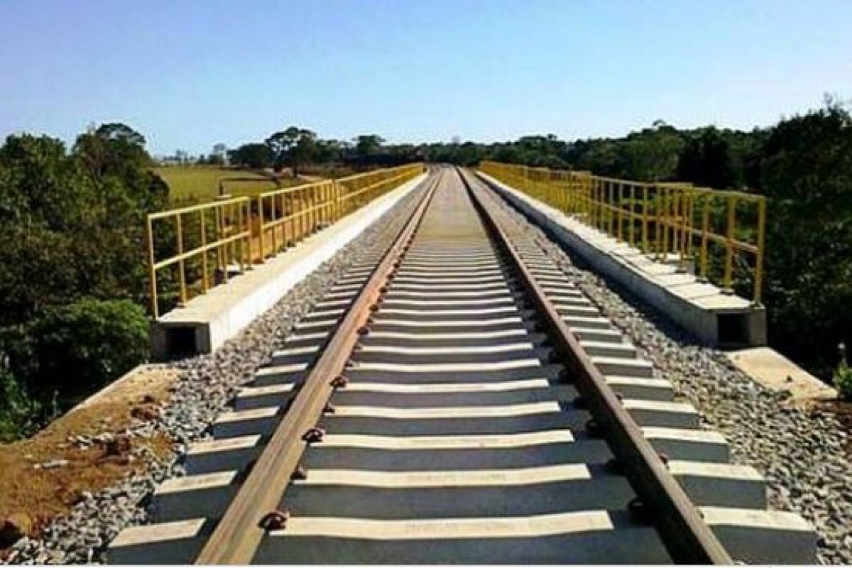 Veja vídeo: obras da Ferrovia Oeste-Leste encontram-se na terceira fase