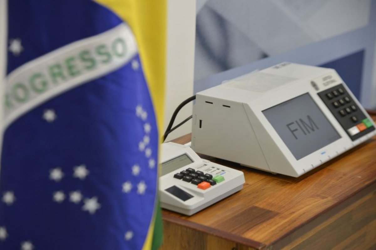 Câmara aprova o primeiro turno da PEC 18/2020 que adia as eleições municipais