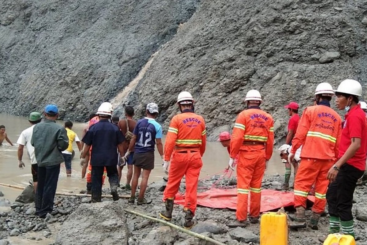 Desabamento de terra em mina deixa cerca de 113 pessoas mortas em Mianmar