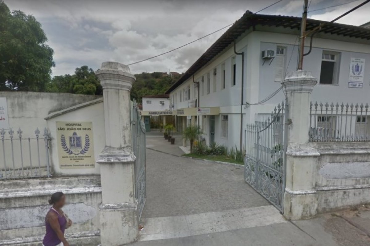 Veja vídeo: 'Minha avó tá morrendo', diz homem ao denunciar atendimento de hospital em Cachoeira