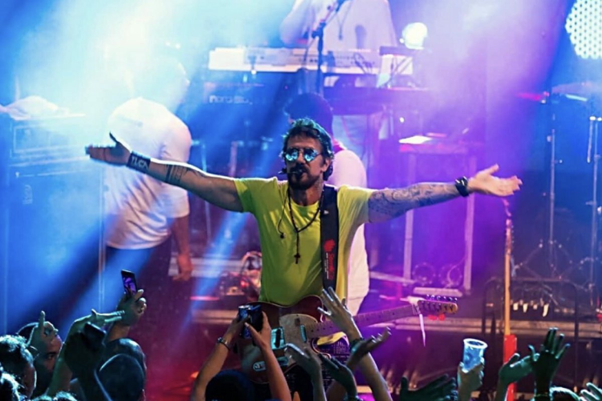 Tuca Fernandes celebra 9 anos de carreira solo